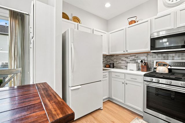 3457 Ravinia Circle, Aurora, IL 60504