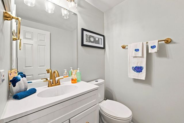 3457 Ravinia Circle, Aurora, IL 60504