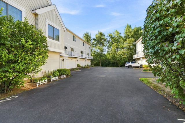 3457 Ravinia Circle, Aurora, IL 60504