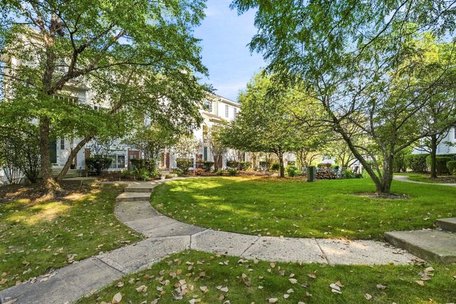3457 Ravinia Circle, Aurora, IL 60504