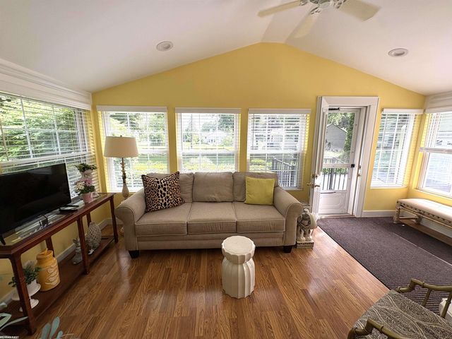 3841 Covert Road, Waterford Twp, MI 48328