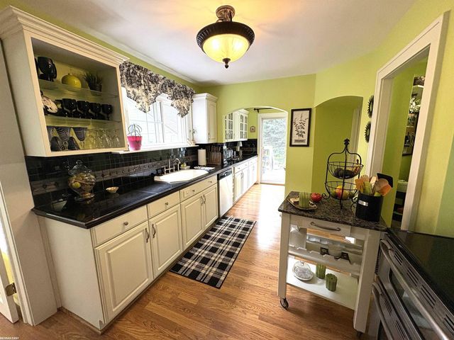 3841 Covert Road, Waterford Twp, MI 48328