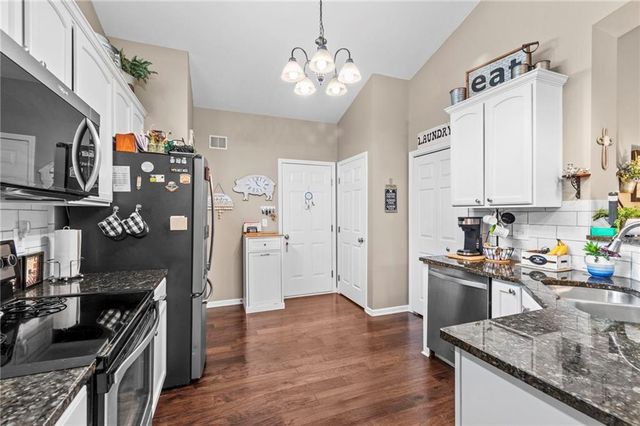 7905 N Lister Avenue, Kansas City, MO 64119