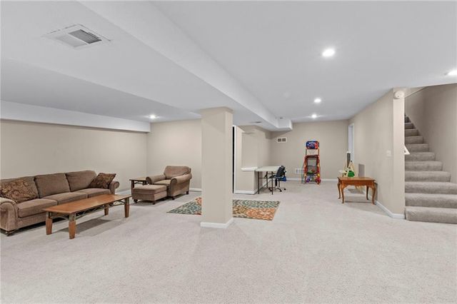 7905 N Lister Avenue, Kansas City, MO 64119