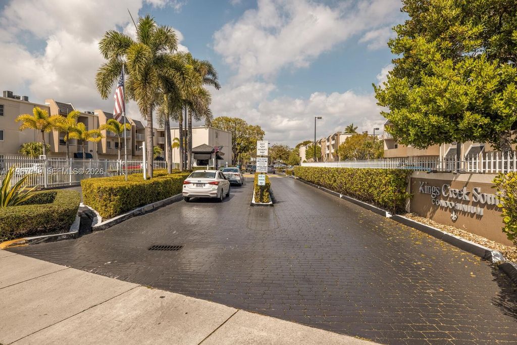 7785 SW 86th St E-119, Miami, FL 33143