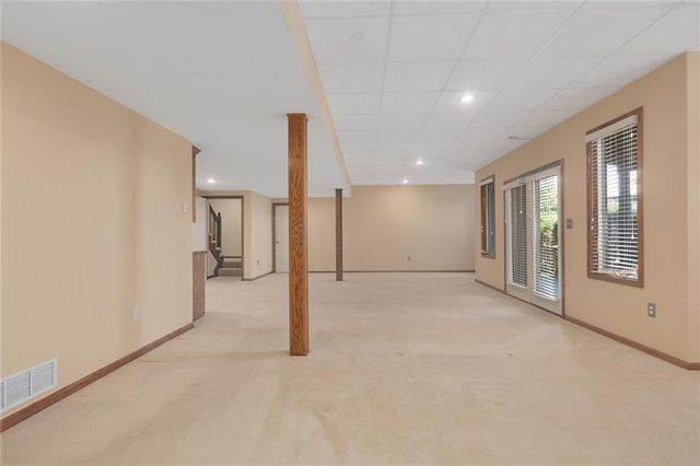413 SE Stillwater Drive, Lee's Summit, MO 64063