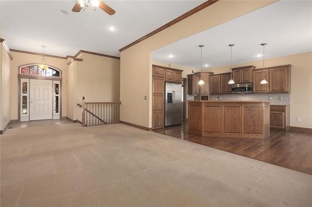 413 SE Stillwater Drive, Lee's Summit, MO 64063