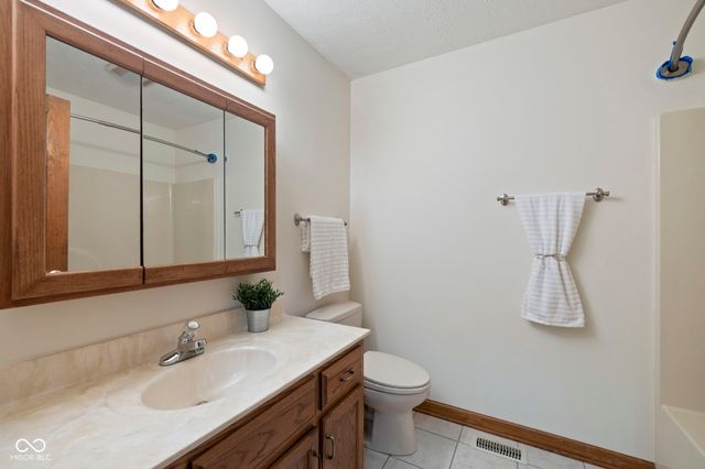 7424 Liscannor Lane, Indianapolis, IN 46217