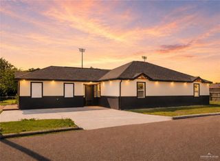 602 E Kelly Avenue, Pharr, TX 78577
