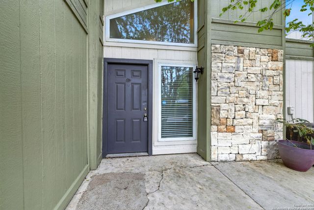100 Lorenz Rd Apt 1502, San Antonio, TX 78209