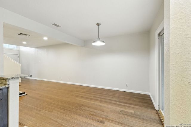 100 Lorenz Rd Apt 1502, San Antonio, TX 78209