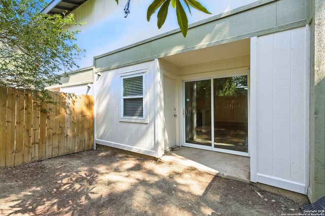 100 Lorenz Rd Apt 1502, San Antonio, TX 78209