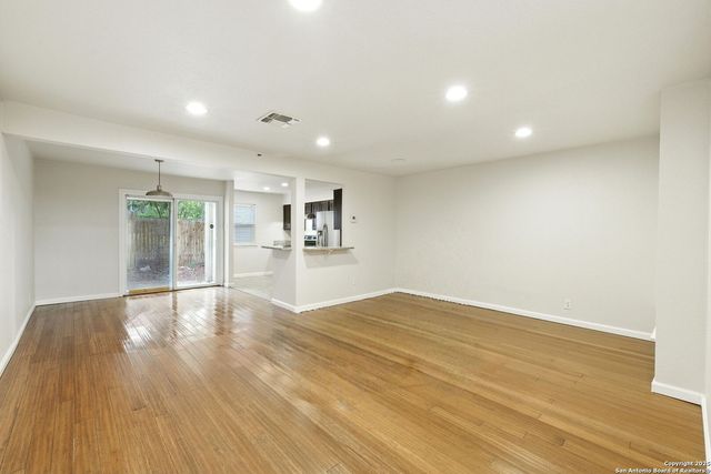 100 Lorenz Rd Apt 1502, San Antonio, TX 78209