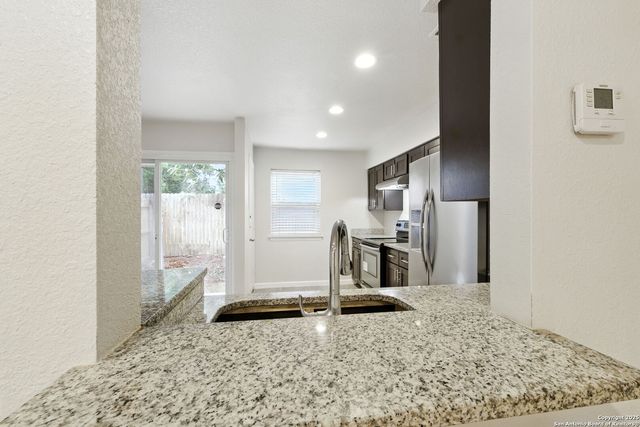 100 Lorenz Rd Apt 1502, San Antonio, TX 78209