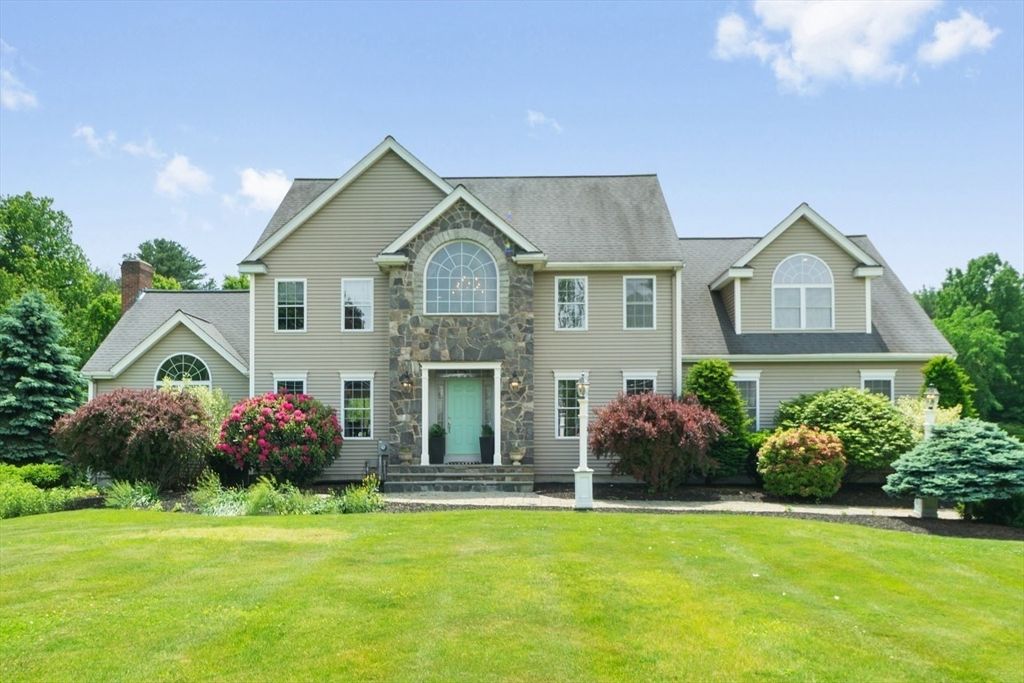 307 Chestnut Street, Hudson, MA 01749