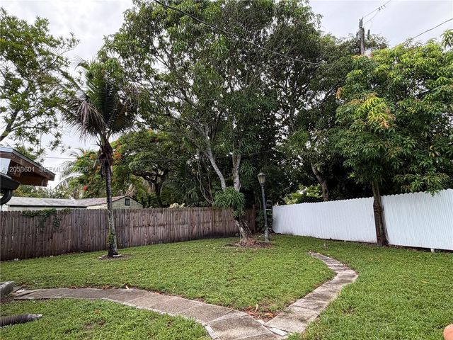 4700 NW 1st Court, Plantation, FL 33317