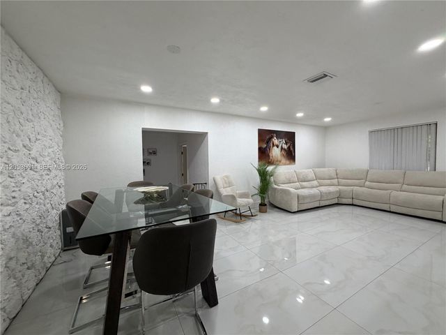 4700 NW 1st Court, Plantation, FL 33317