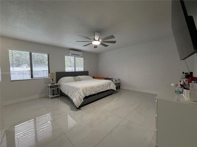 4700 NW 1st Court, Plantation, FL 33317