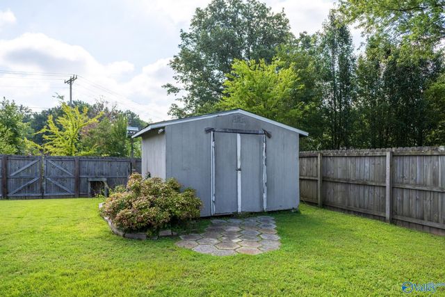 1412 Lake Crest Drive, Decatur, AL 35603