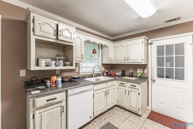 1412 Lake Crest Drive, Decatur, AL 35603