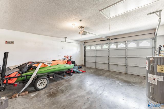 1412 Lake Crest Drive, Decatur, AL 35603