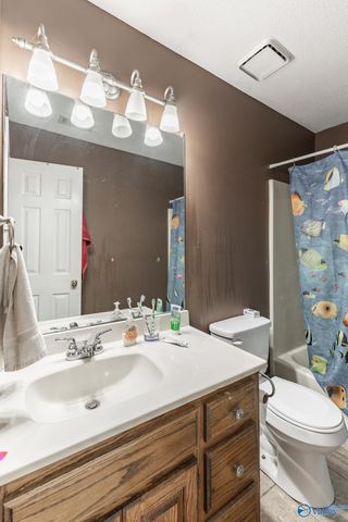 1412 Lake Crest Drive, Decatur, AL 35603