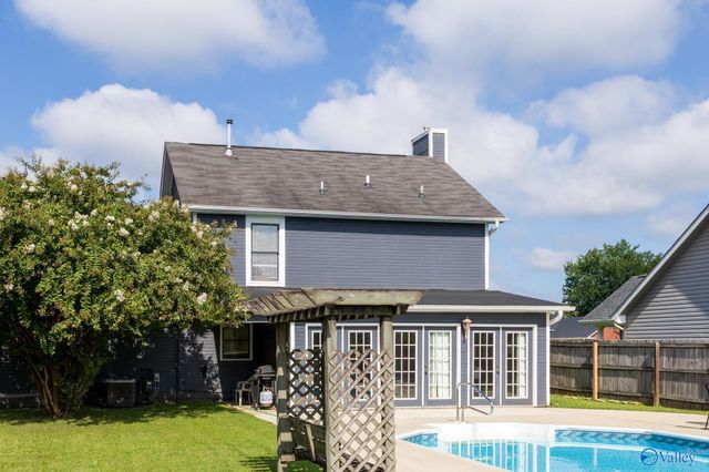 1412 Lake Crest Drive, Decatur, AL 35603