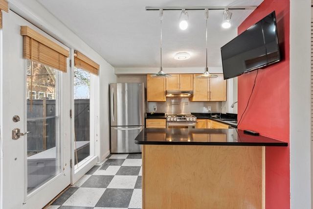 111 Brigham St 11B, Hudson, MA 01749