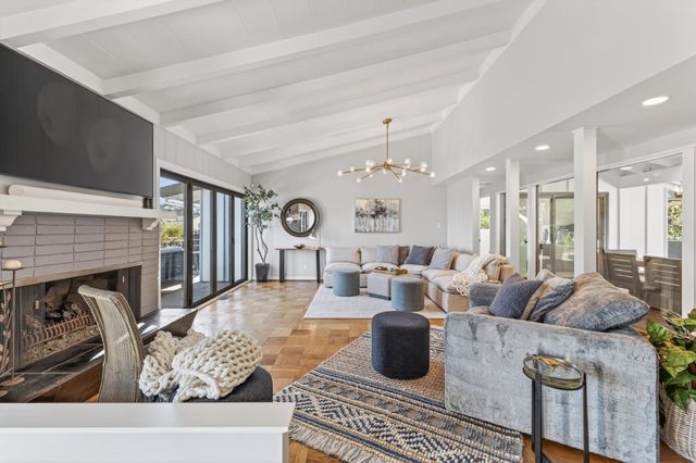 859 Balboa Avenue, Pacific Grove, CA 93950