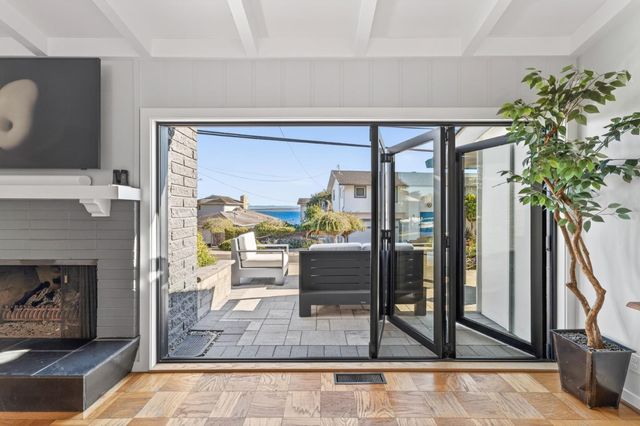 859 Balboa Avenue, Pacific Grove, CA 93950