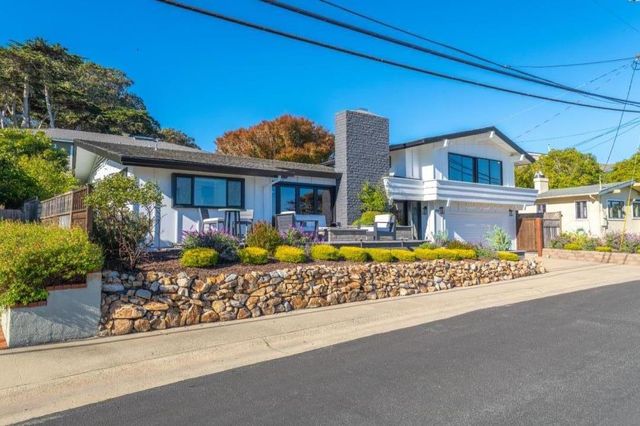 859 Balboa Avenue, Pacific Grove, CA 93950