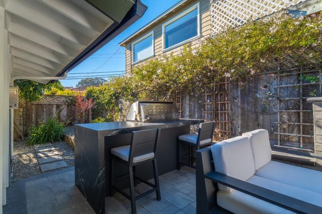 859 Balboa Avenue, Pacific Grove, CA 93950