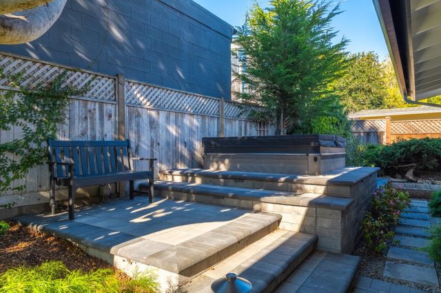 859 Balboa Avenue, Pacific Grove, CA 93950