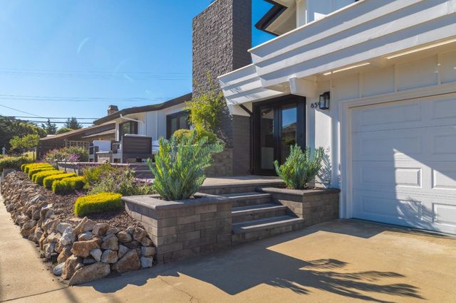 859 Balboa Avenue, Pacific Grove, CA 93950