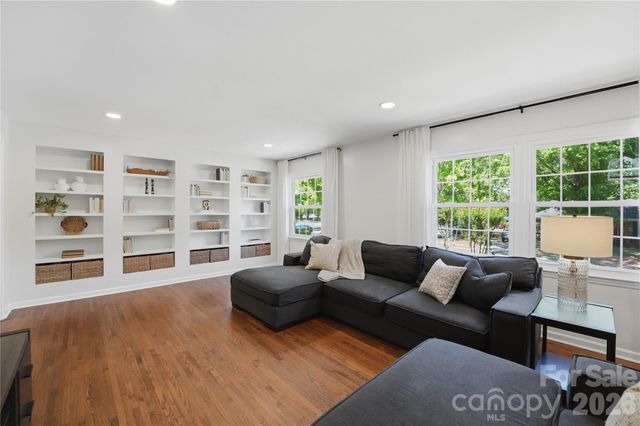 1061 Eaglewood Avenue, Charlotte, NC 28212