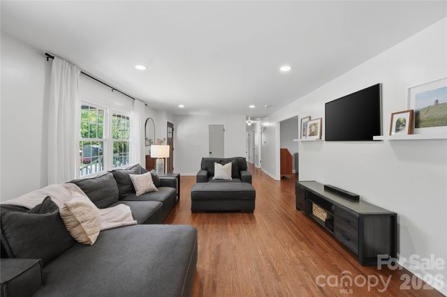1061 Eaglewood Avenue, Charlotte, NC 28212