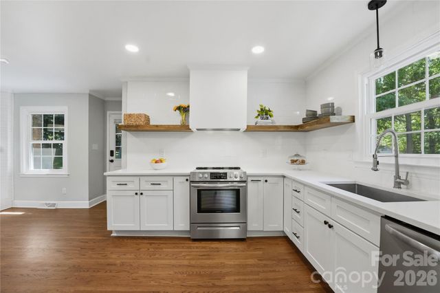 1061 Eaglewood Avenue, Charlotte, NC 28212