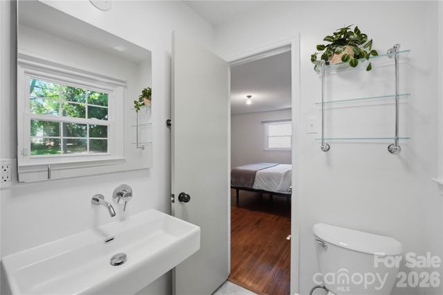 1061 Eaglewood Avenue, Charlotte, NC 28212