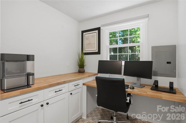 1061 Eaglewood Avenue, Charlotte, NC 28212