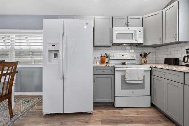 204 CROWN POINT DRIVE, Nokomis, FL 34275