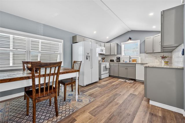 204 CROWN POINT DRIVE, Nokomis, FL 34275