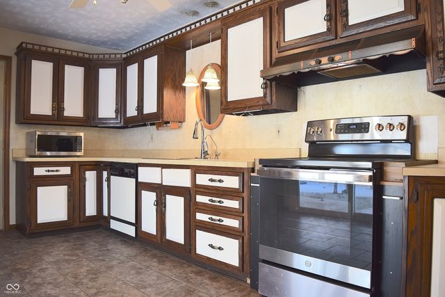 5808 E County Road 150 N, Avon, IN 46123