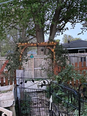 5808 E County Road 150 N, Avon, IN 46123