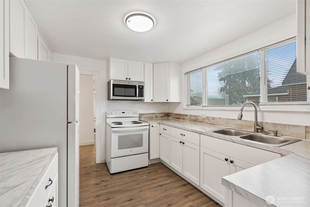 107 N 2nd, Pe Ell, WA 98572