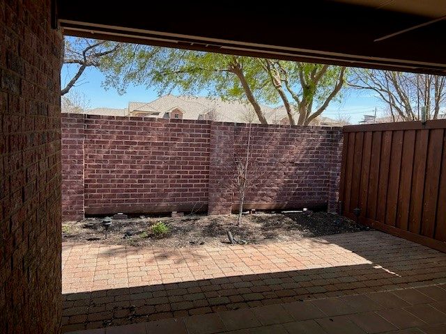 28 Emerald Pond Drive, Frisco, TX 75034