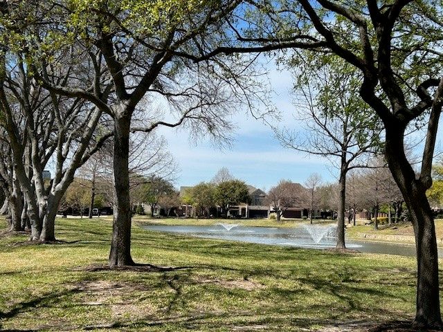 28 Emerald Pond Drive, Frisco, TX 75034