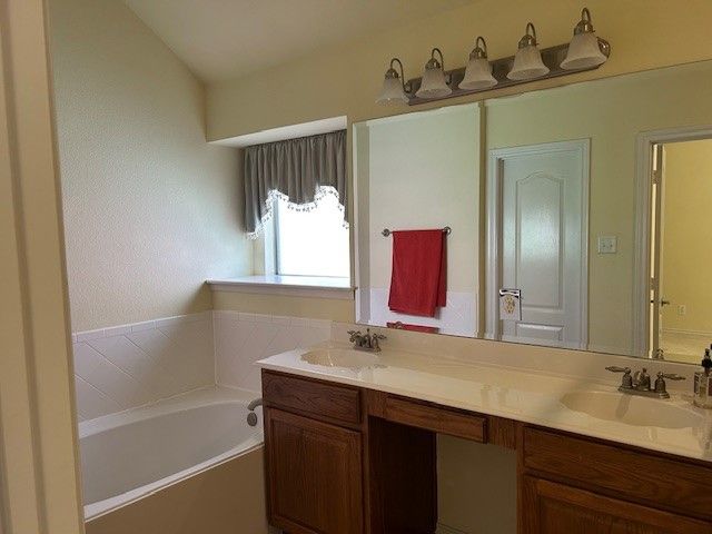 28 Emerald Pond Drive, Frisco, TX 75034