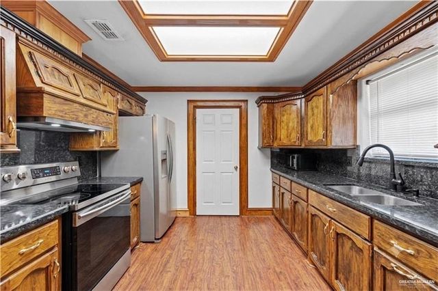 315 N Los Cerritos Circle, Edinburg, TX 78541