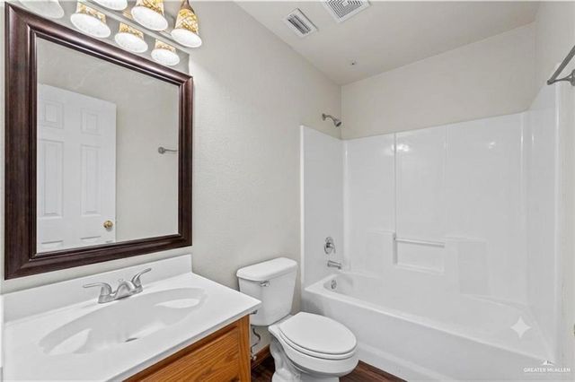315 N Los Cerritos Circle, Edinburg, TX 78541
