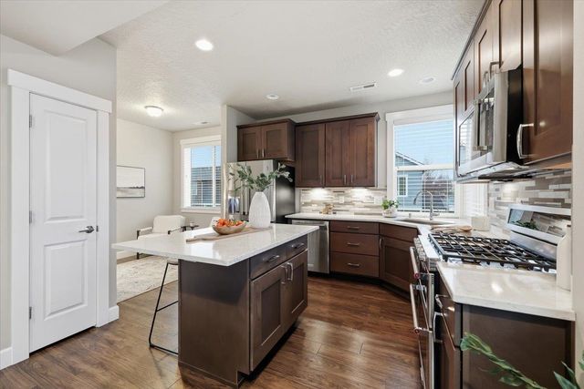 2302 W Summit Pkwy, Spokane, WA 99201